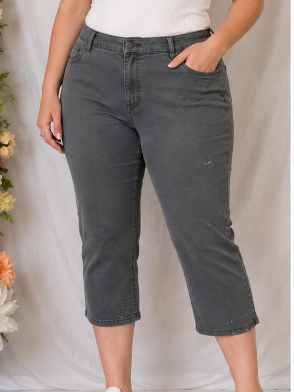 3/$20 Bundle 🌈Riders by Lee Capri Pants Gray Stretch Cropped Size 16M FLAW